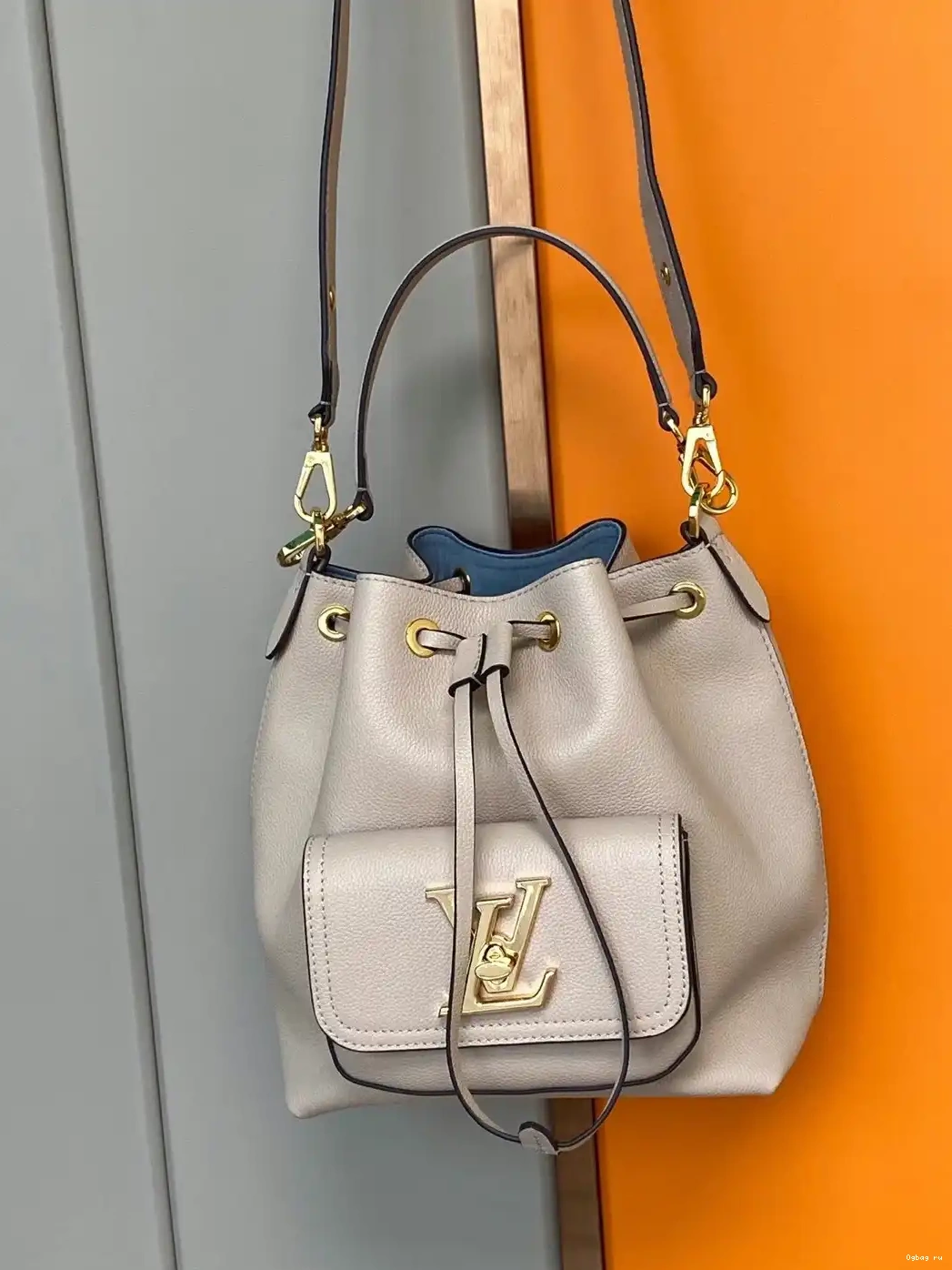 LOCKME LOUIS BUCKET VUITTON 0626